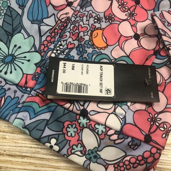 1911 ADIDAS Girls zip front track jacket abstract clear sky sz 18M new - Picture 2 of 2
